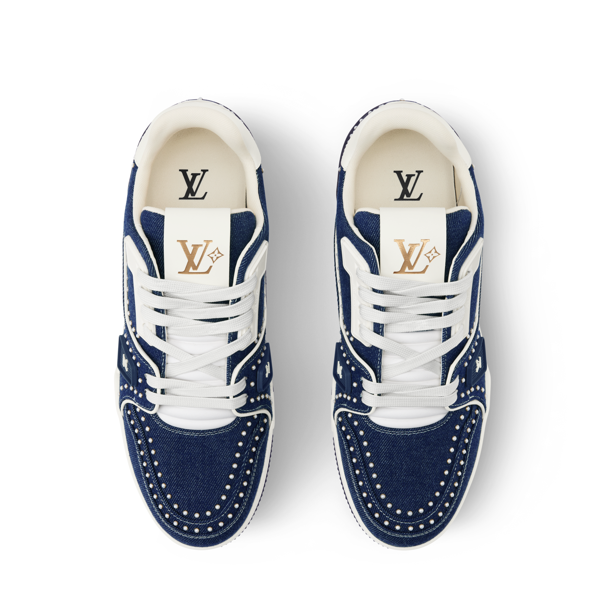  Zapatos Tenis <ul>
  <li>Color azul índigo</li>
  <li>Denim/perlas Swarovski™</li>
  <li>Cordones</li>
  <li>Detalles distintivos</li>
  <li>Suela de goma con flores Monograma</li>
  <li>El artículo se ha fabricado en Italia</li>
</ul> | Louis Vuitton ® (Ampliar producto)